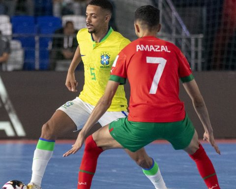 Brazil beats Morocco and advances to the futsal World Cup semis