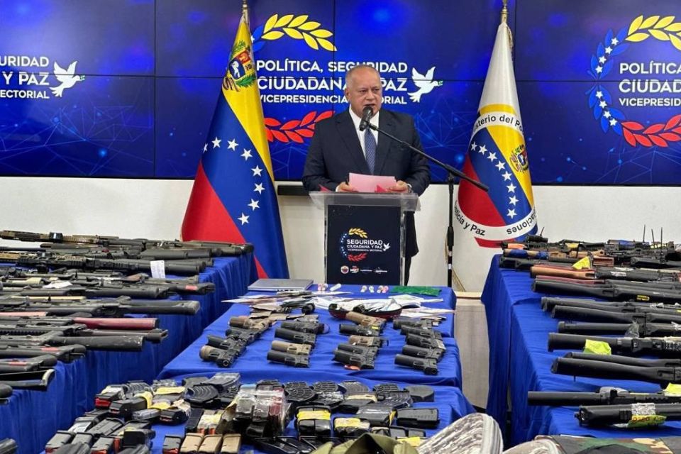 Cabello reports seizure of weapons and accuses the CIA and Spain of recruiting mercenaries