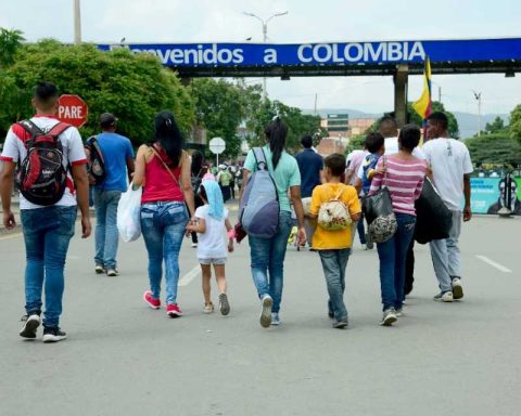 Colombia will create special visa for Venezuelan migrants