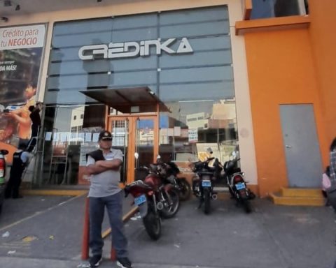 Credinka workers demand severance pay