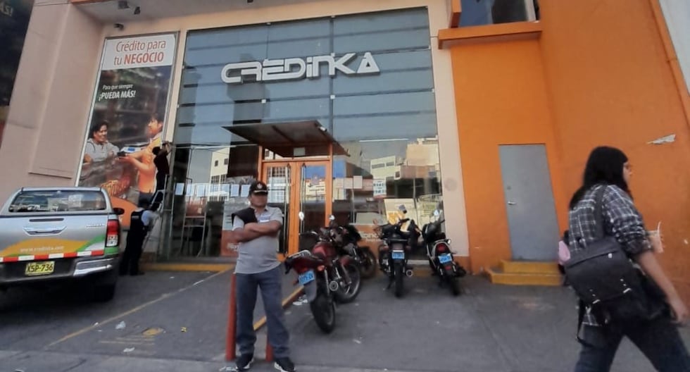 Credinka workers demand severance pay