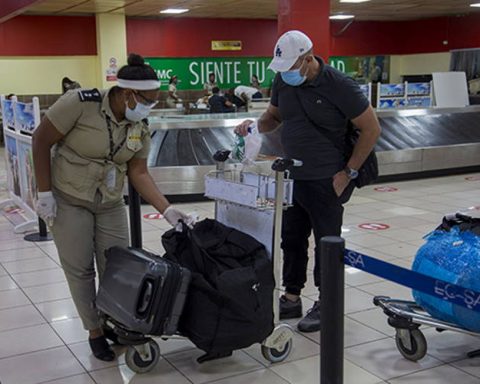 Aduana Cuba, Régimen cubano, Aeropuerto, Aduana, Controles