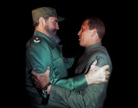 Primer encuentro de Fidel Castro y Hugo Chávez en La Habana, en 1994