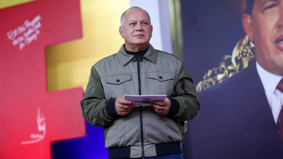 Diosdado Cabello: Yesterday we found another batch of weapons