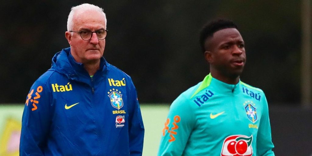 Dorival Júnior takes pressure off Vinicius