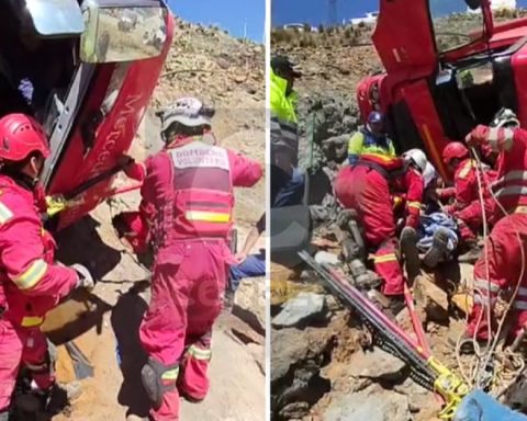 Driver and co-pilot rescued after trailer crash on Lima – Huancayo highway