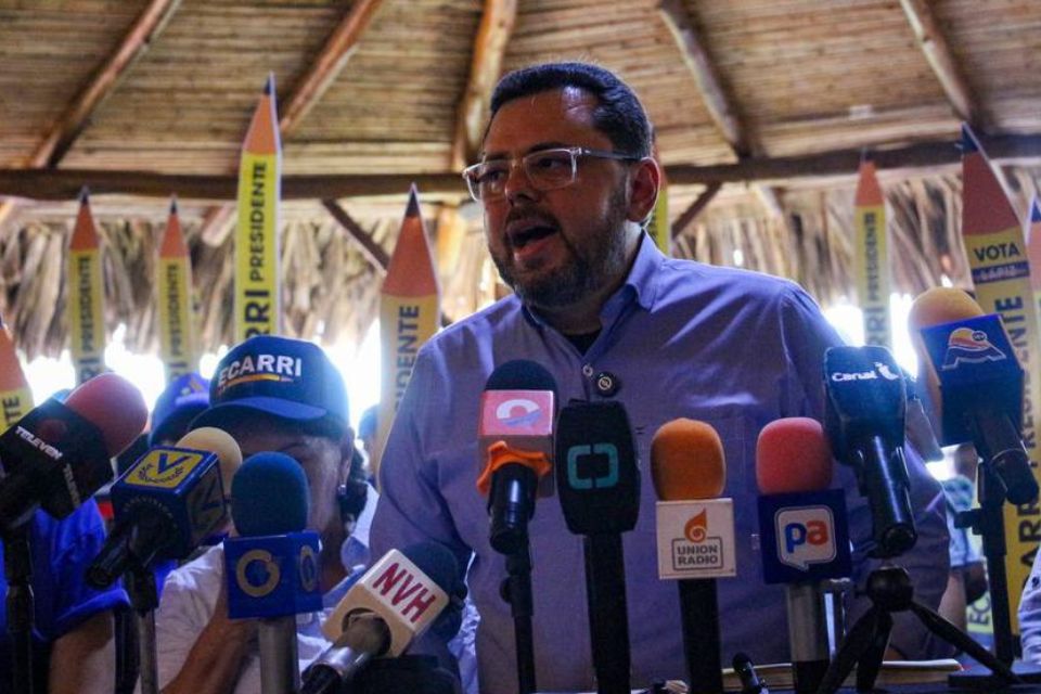 Ecarri to Maduro: Venezuelans do not have to pay for their bad relationship with Chile