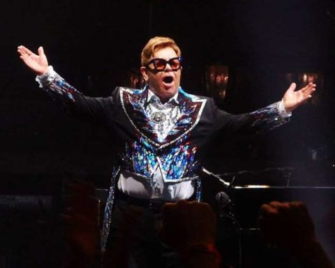 Elton John reveals he was left with limited vision after a serious eye infection