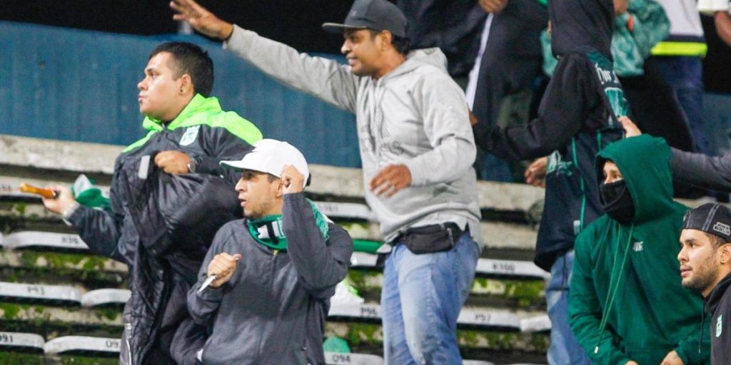 Extremely violent fans cause chaos in Colombia