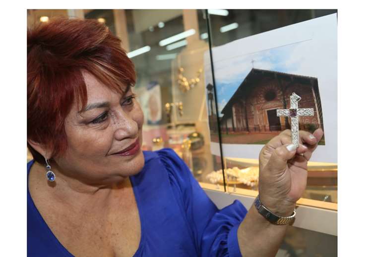 Fanny Jiménez tells the story of Joyería Andrea, created 40 years ago