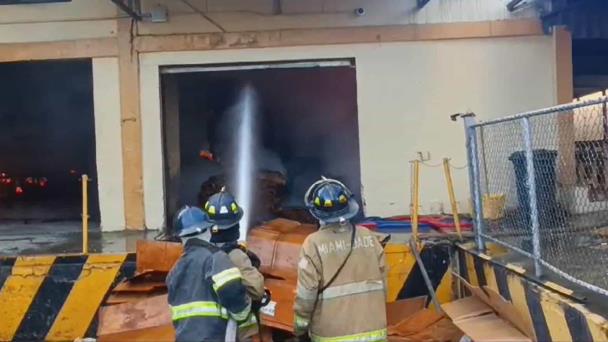 Fire affects free zone warehouse in Moca