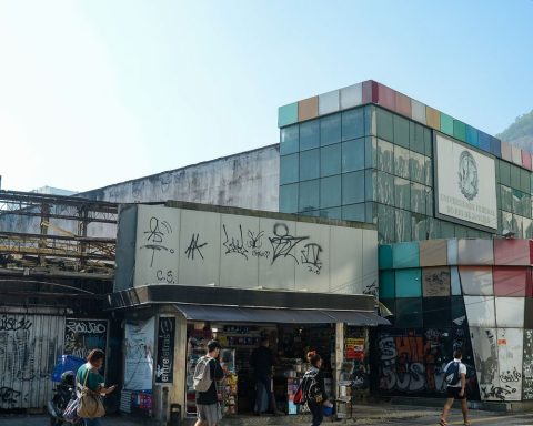 Fire hits the outside of Canecão, in Rio de Janeiro