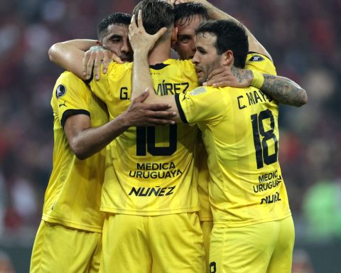 Flamengo plays badly and loses to Peñarol at Maracanã