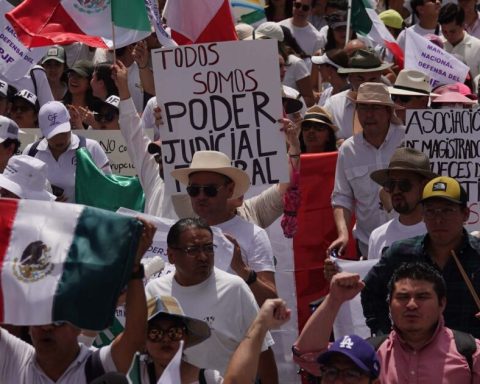 From embassies to universities: judicial reform is rejected in Mexico and around the world