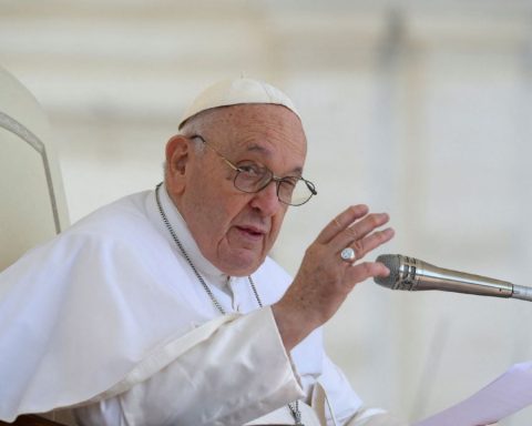 Guillermo Francos blasted Pope Francis for questioning the government