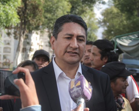 Gustavo Adrianzen: "Cerrón will be captured and brought to justice"