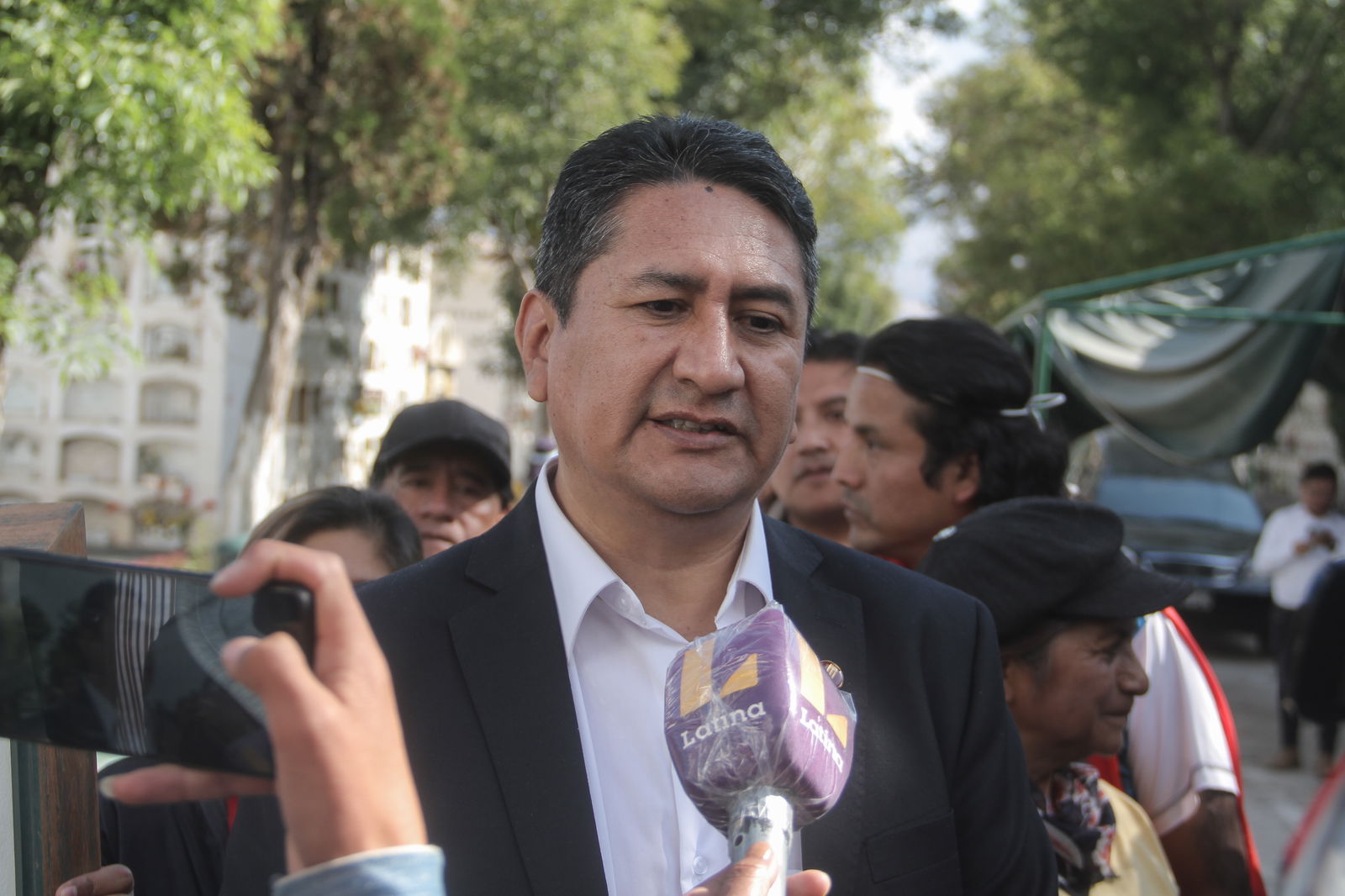 Gustavo Adrianzen: "Cerrón will be captured and brought to justice"