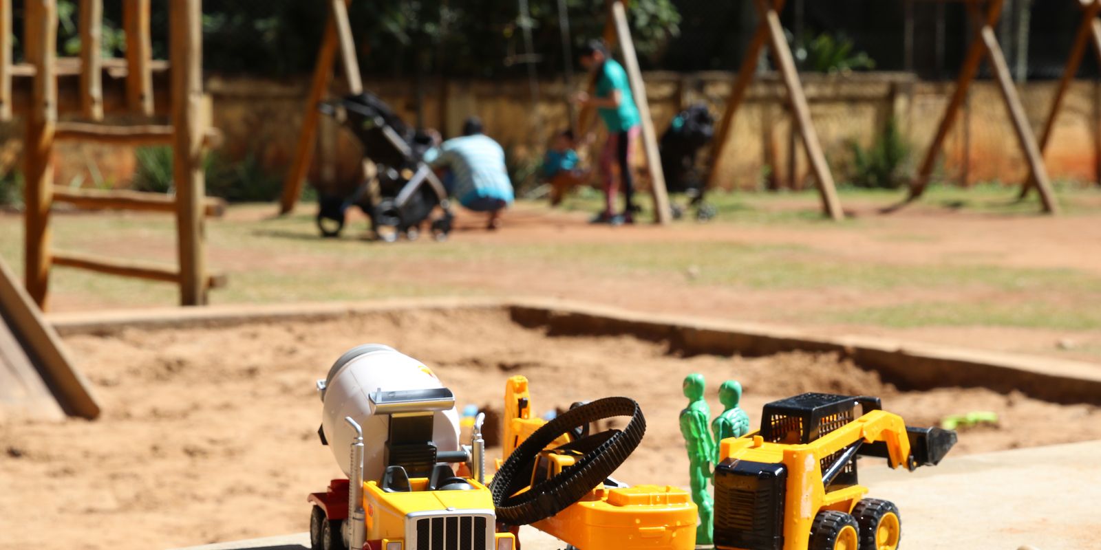 In Brazil, 4.5 million children need a place in daycare