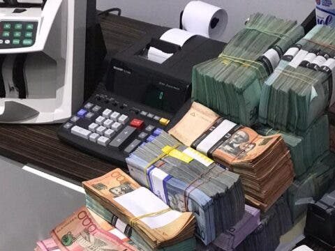 En dos años, su cuenta bancaria creció de RD$3 mil a más de RD$630 millones; lo acusan de lavado