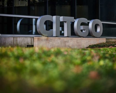 Investor Elliott wins Citgo stock auction for $7 billion