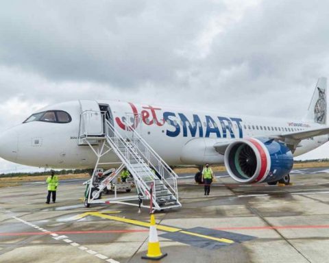 JetSmart's Montevideo-Buenos Aires route fails: they claim the company wanted a $100,000 subsidy