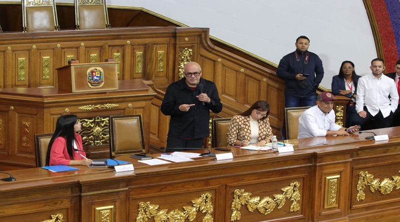 Jorge Rodríguez a juventud de AN: La verdadera democracia es junto al pueblo