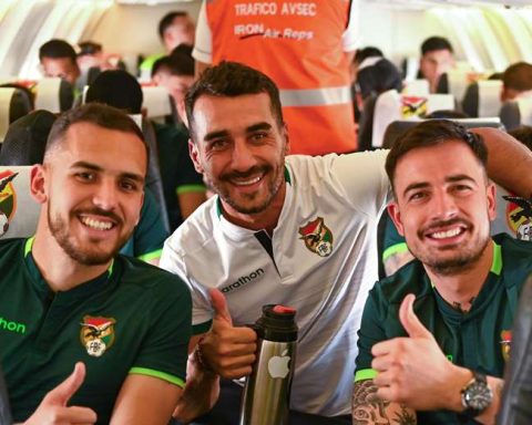 La Verde landed in Bolivia after a historic victory against Chile