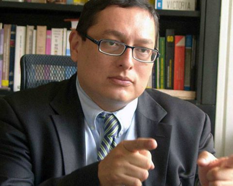 Lawyer: Edmundo González has not requested asylum or to be a guest in any embassy