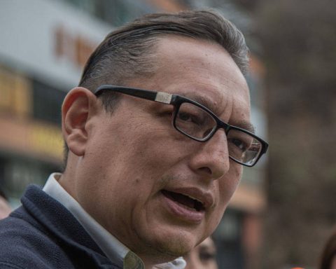 Lawyer submits document to the Prosecutor's Office to explain why González Urrutia did not attend