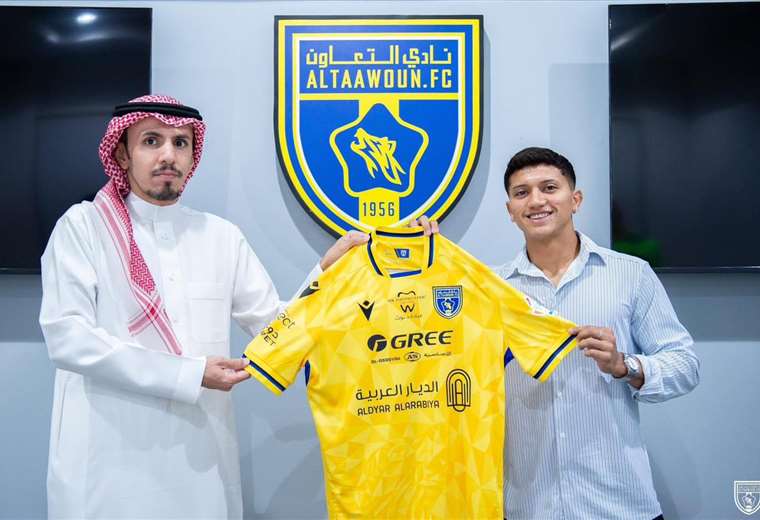 Lucas Chávez was officially presented at Al Taawoun FC in Saudi Arabia.