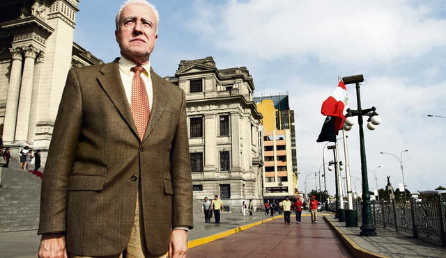 Luis Pásara: “Peru is a country in decline, not only economically, but above all morally”