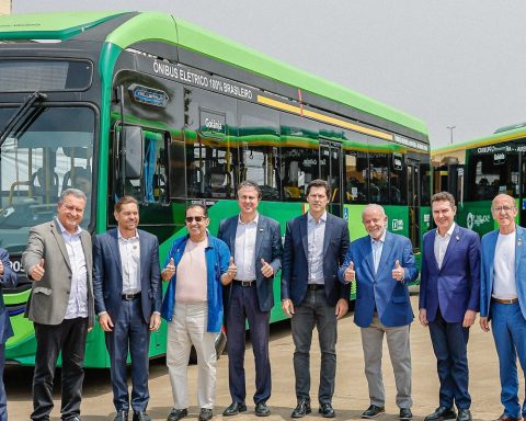 Lula inaugurates BRT system in Goiânia