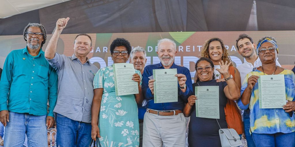 Lula signs agreement and ends 40-year dispute in Alcântara