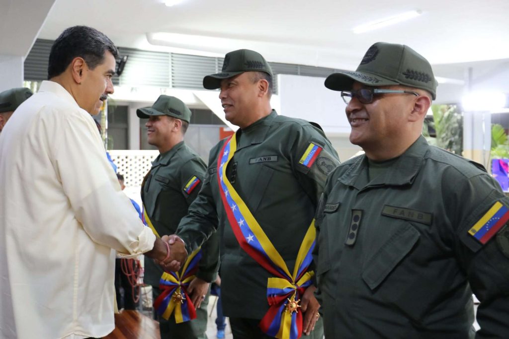 Maduro awards decorations to members of the FANB attacked by US sanctions