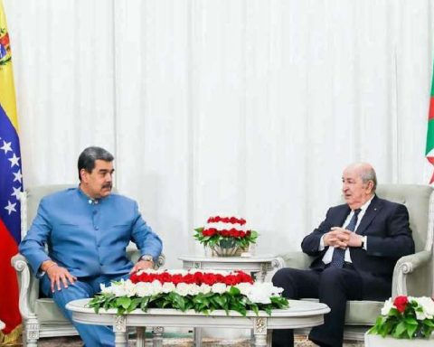 Maduro congratulates his Algerian counterpart Abdelmadjid Tebboune on his re-election