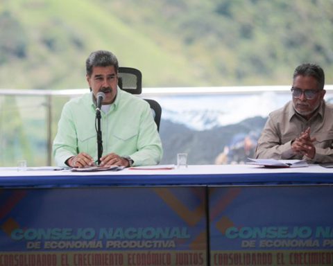 Maduro creates General Staff for Non-Oil Exports and orders intervention in ports