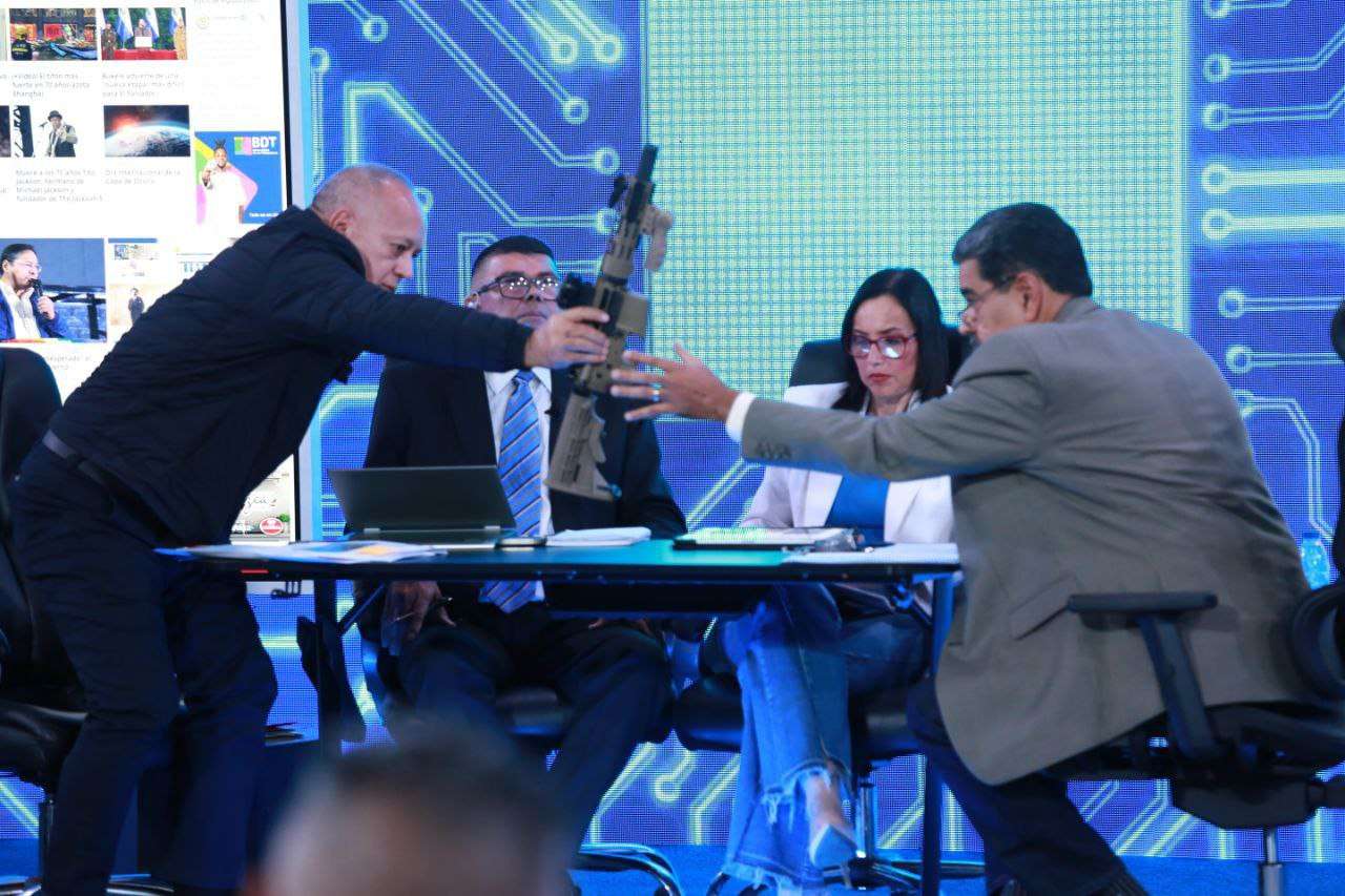 Maduro exhibits seized weapons for exclusive use by the United States