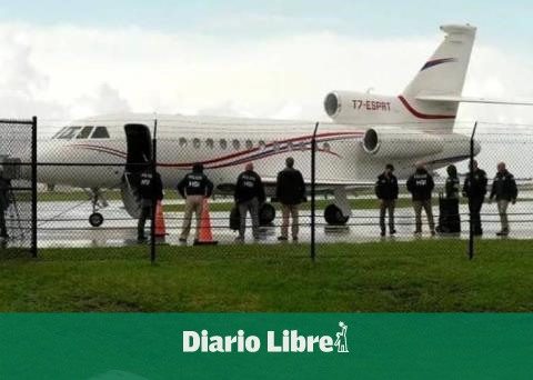 Maduro's first plane, untraceable at the owner's request