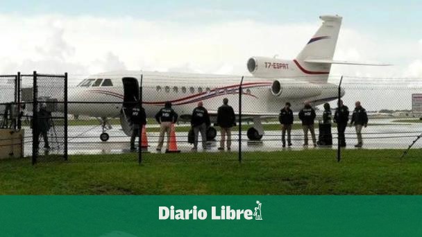 Maduro's first plane, untraceable at the owner's request