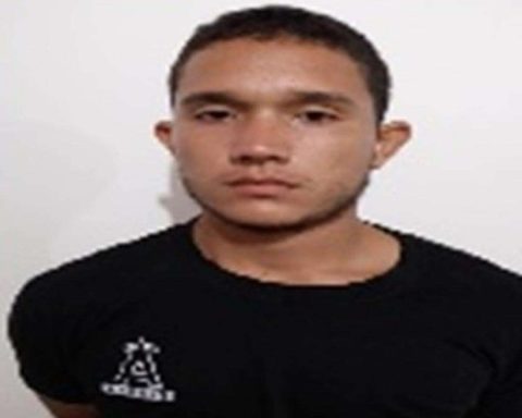 Man arrested for killing his parents and a nephew