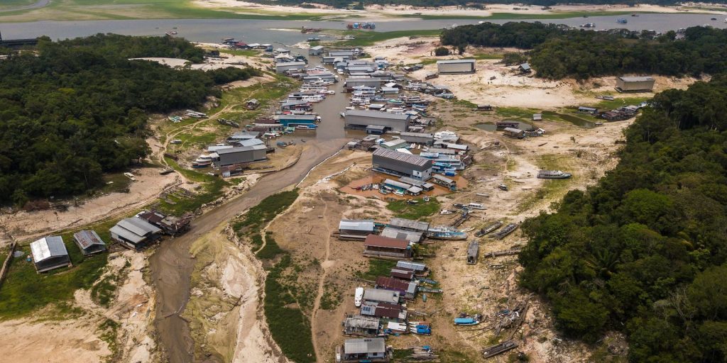 Manaus City Hall begins distributing aid to those affected by drought