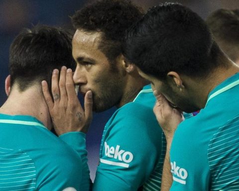 Messi and Neymar's messages to Luis Suárez after the Uruguayan's announcement