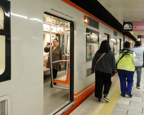 Metro Line 1 not fully reopened days after change of government in Mexico City