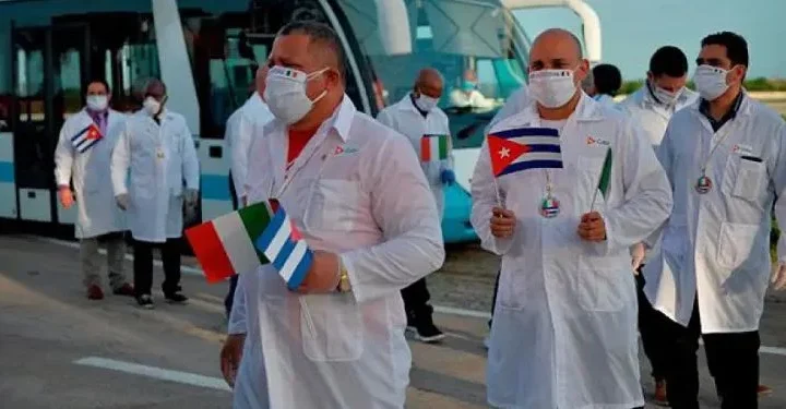 Médicos cubanos enviados por el régimen de la Isla a cumplir "misión" en el extranjero