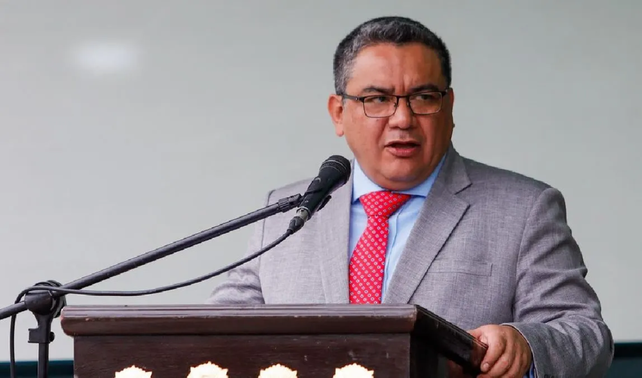 Minister Juan José Santiváñez proposes that the PNP control the country's prisons