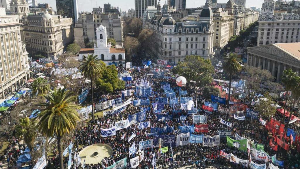 More than 200 Argentine social organizations reject lawfare against Venezuela