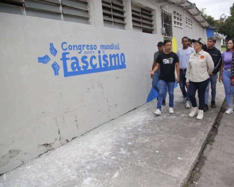 Murals against fascism were painted in Aragua