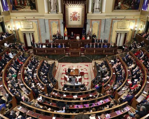 Operation to “whitewash fascism” in Spain denounced