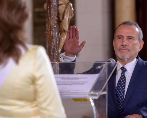 Peruvian Foreign Minister: Venezuela's problems must be resolved by Venezuelans