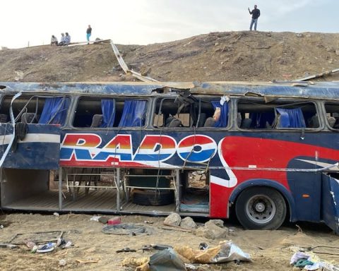 Piura: Bus crash leaves three dead and fifteen injured in Los Órganos